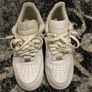 Used Nike Air Force 1 Low White Sneakers
